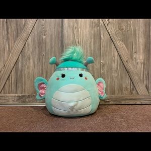 Reina Squishmallow